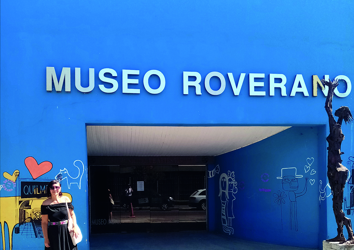 Mujeres dialogando entre mujeres. Museo Roverano.